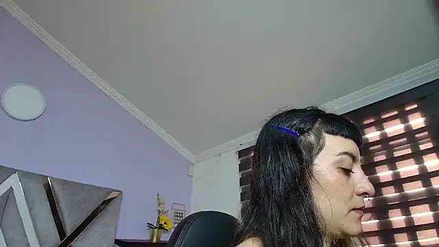 Naughty Kittenm online show from 2, 10, 2025