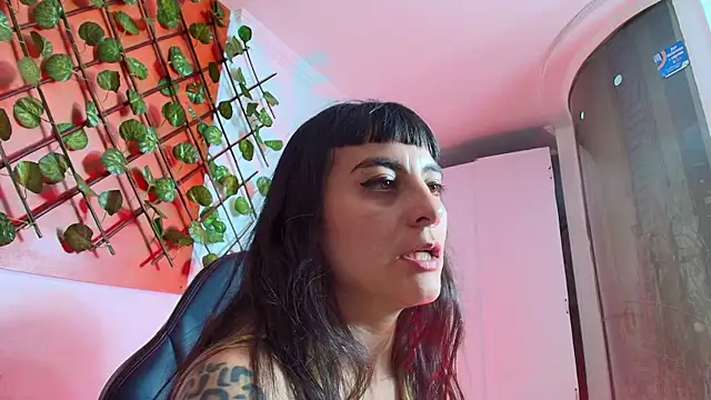 Naughty Kittenm online show from 9, 4, 2026