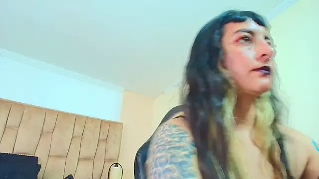 Naughty Kittenm online show from 4, 12, 2025