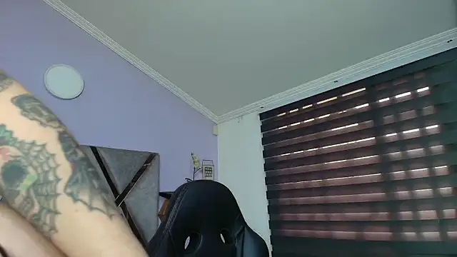 Naughty Kittenm online show from 3, 10, 2025