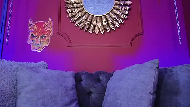 Snapshot of Julieta_Russell chatting on 20, 11, 2025 Julieta Russell online show from 20, 11, 2025