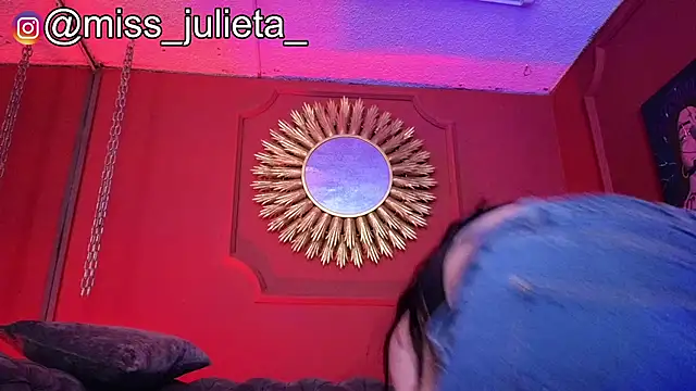 Snapshot of Julieta_Russell chatting on 1, 7, 2026 Julieta Russell online show from 1, 7, 2026