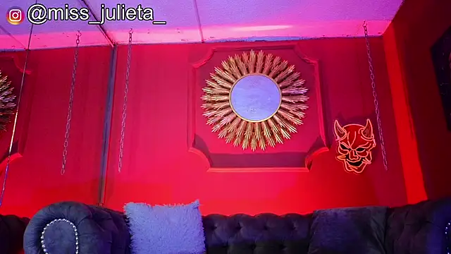 Snapshot of Julieta_Russell chatting on 14, 7, 2026 Julieta Russell online show from 14, 7, 2026