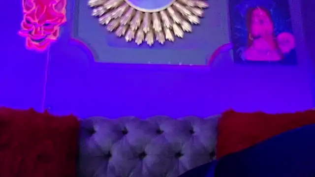 Snapshot of Julieta_Russell chatting on 11, 3, 2025 Julieta Russell online show from 11, 3, 2025