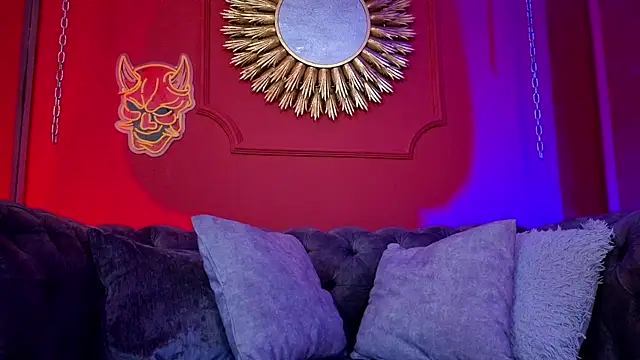 Snapshot of Julieta_Russell chatting on 19, 9, 2025 Julieta Russell online show from 19, 9, 2025