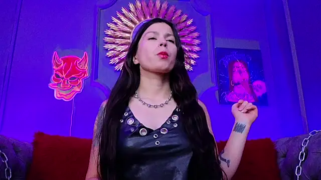 Snapshot of Julieta_Russell chatting on 7, 3, 2025 Julieta Russell online show from 7, 3, 2025