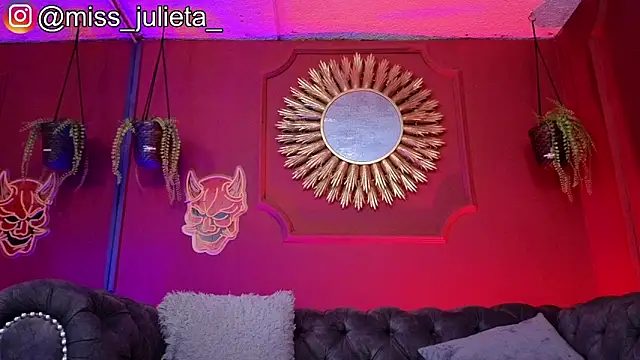 Julieta Russell online show from 2, 6, 2026