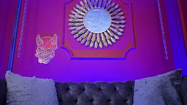 Julieta Russell online show from 31, 3, 2026