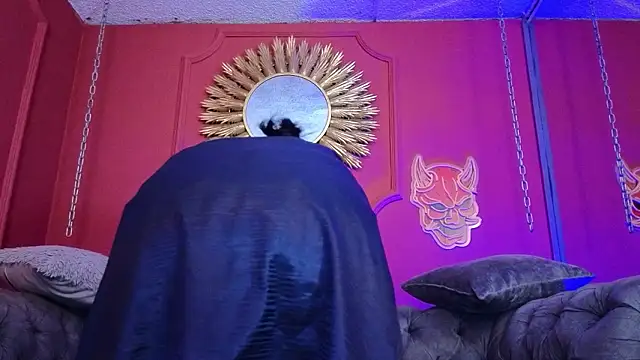 Julieta Russell online show from 10, 3, 2026