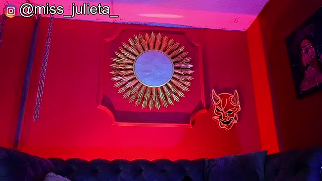 Snapshot of Julieta_Russell chatting on 10, 7, 2026 Julieta Russell online show from 10, 7, 2026