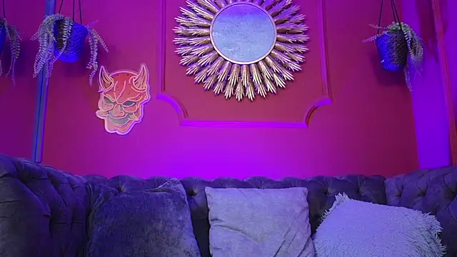 Snapshot of Julieta_Russell chatting on 29, 11, 2025 Julieta Russell online show from 29, 11, 2025