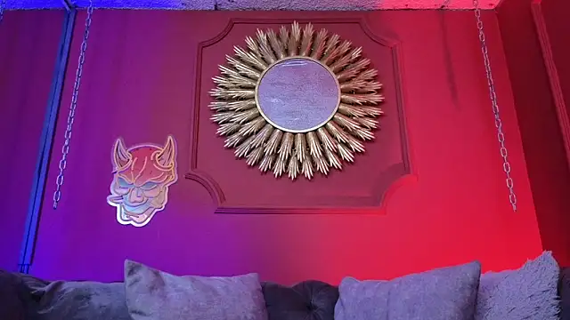 Snapshot of Julieta_Russell chatting on 11, 11, 2025 Julieta Russell online show from 11, 11, 2025