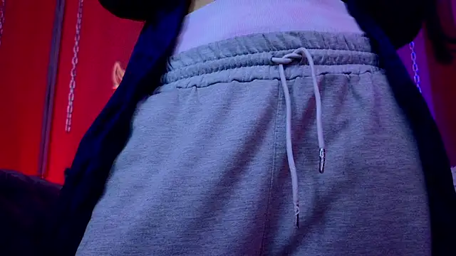 Snapshot of Julieta_Russell chatting on 26, 9, 2025 Julieta Russell online show from 26, 9, 2025