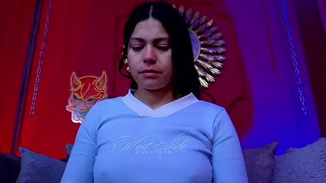 Snapshot of Julieta_Russell chatting on 29, 9, 2025 Julieta Russell online show from 29, 9, 2025