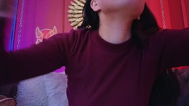 Snapshot of Julieta_Russell chatting on 15, 11, 2025 Julieta Russell online show from 15, 11, 2025