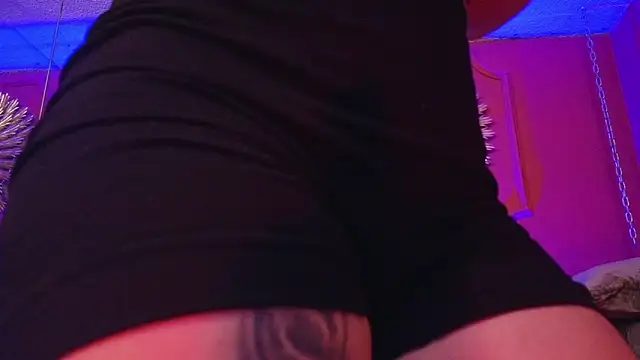 Julieta Russell online show from 4, 2, 2026