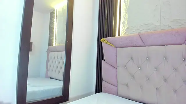 laurem-paulette online show from 17, 11, 2025