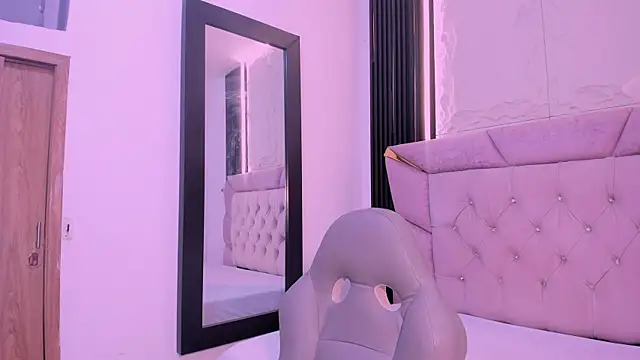 laurem-paulette online show from 27, 9, 2025