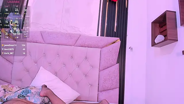 laurem-paulette online show from 21, 3, 2025