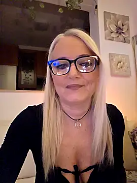 kikkastar online show from 10, 2, 2026