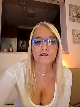 kikkastar online show from 28, 10, 2025