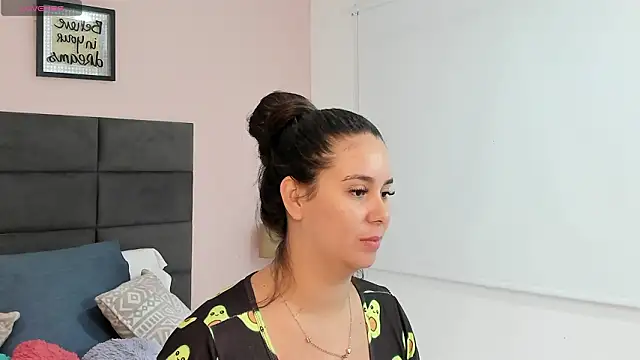 Snapshot of MadisonJenner chatting on 1, 2, 2026 MadisonJenner online show from 1, 2, 2026