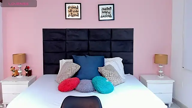 MadisonJenner online show from 1, 12, 2025