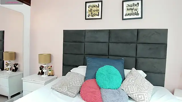 Snapshot of MadisonJenner chatting on 9, 2, 2026 MadisonJenner online show from 9, 2, 2026