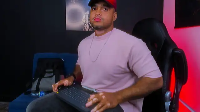 Big furry bear13 online show from 31, 10, 2025