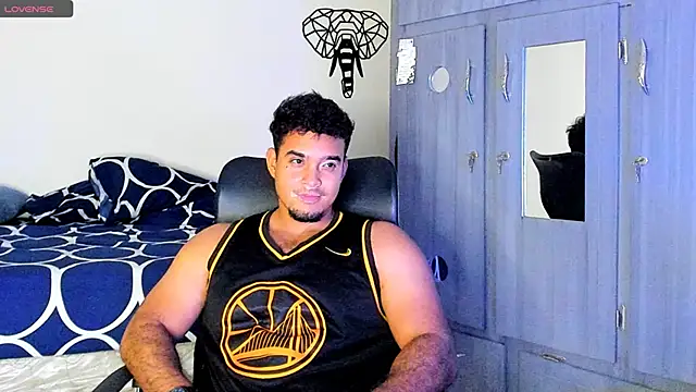 Big furry bear13 online show from 26, 2, 2025