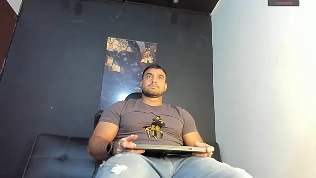 Big furry bear13 online show from 29, 6, 2026