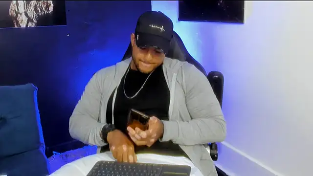 Big furry bear13 online show from 13, 11, 2025