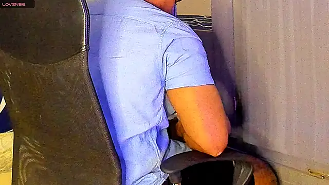 Big furry bear13 online show from 27, 2, 2025