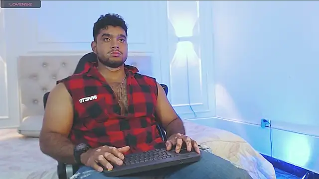 Big furry bear13 online show from 29, 10, 2025