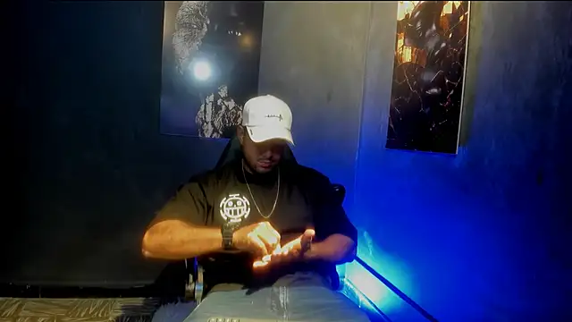 Big furry bear13 online show from 1, 10, 2025