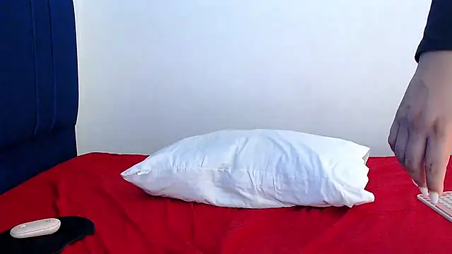 angela santana  online show from 5, 3, 2025