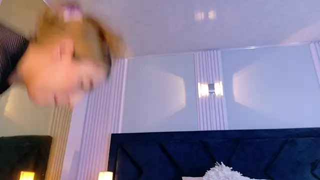 MollyCruz online show from 20, 10, 2025