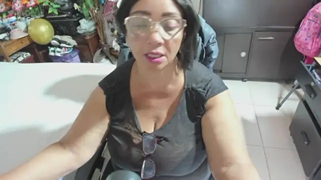 Mrs mommy  online show from 18, 1, 2026