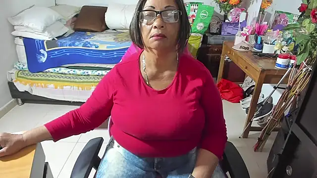 Mrs mommy  online show from 24, 9, 2025