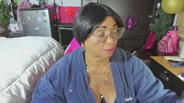 Mrs mommy  online show from 18, 11, 2025