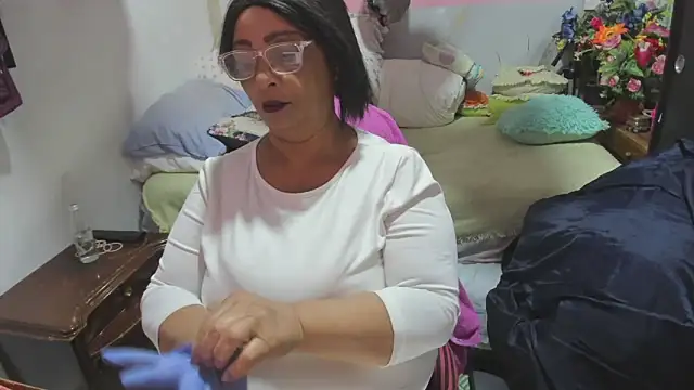 Mrs mommy  online show from 6, 4, 2026