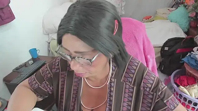 Mrs mommy  online show from 14, 4, 2026