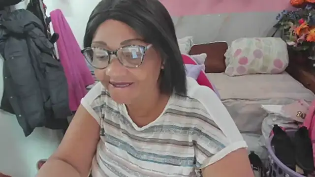 Snapshot of Mrs_mommy_ chatting on 6, 6, 2026 Mrs mommy online show from 6, 6, 2026