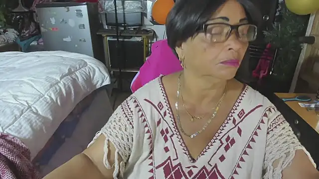 Mrs mommy  online show from 12, 11, 2025