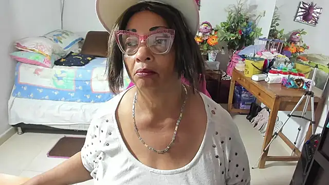 Mrs mommy  online show from 3, 10, 2025