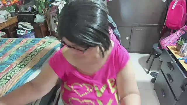 Mrs mommy  online show from 7, 1, 2026