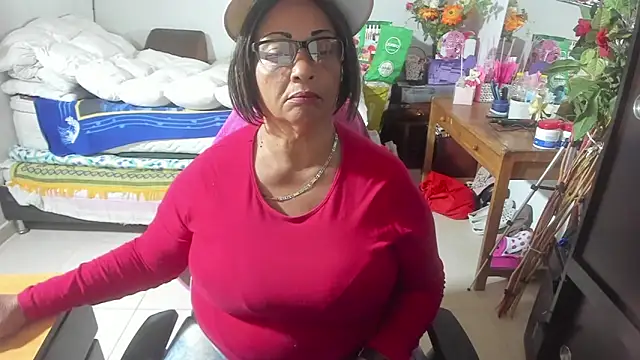 Mrs mommy  online show from 25, 9, 2025