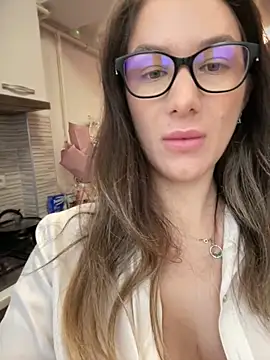 Snapshot of HotXMom chatting on 5, 2, 2026 HotXMom online show from 5, 2, 2026