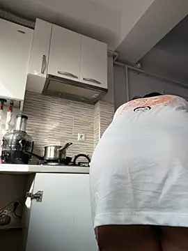 HotXMom online show from 4, 3, 2026