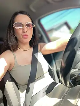 HotXMom online show from 26, 5, 2026